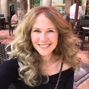 Meet your Posher, Claudia